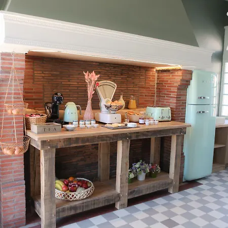 Casa de hóspedes Le Manoir Des Chevaux Dores Le Neubourg