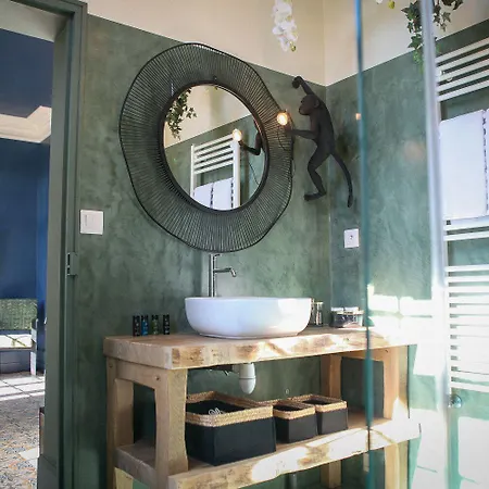 Le Manoir Des Chevaux Dores 3* Le Neubourg