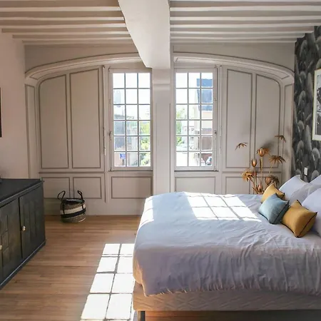Le Manoir Des Chevaux Dorés Pensión *
