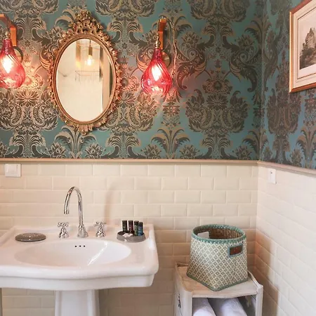 Le Manoir Des Chevaux Dorés 3* Le Neubourg