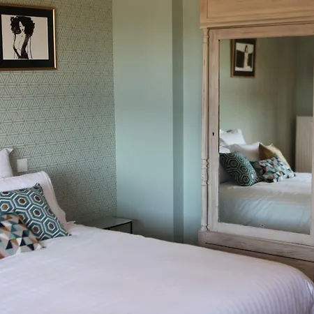 Le Manoir Des Chevaux Dores 3* Le Neubourg