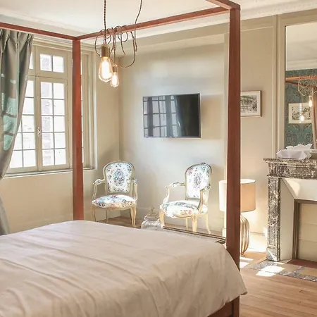 بيت ضيافة Le Manoir Des Chevaux Dores 3*