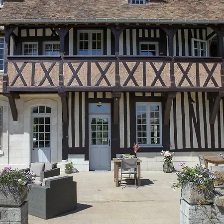 Le Manoir Des Chevaux Dorés *