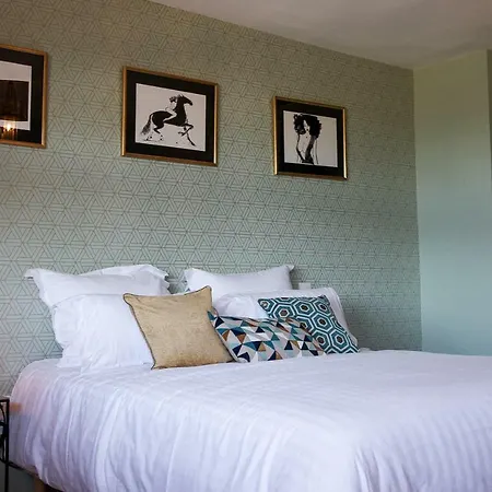 Le Manoir Des Chevaux Dores 3*