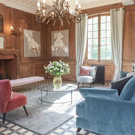 ゲストハウス Le Manoir Des Chevaux Dores Le Neubourg