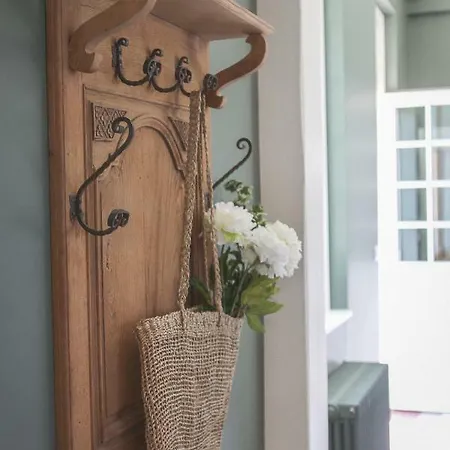 Pensjonat Le Manoir Des Chevaux Dores 3*