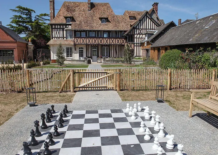 Le Manoir Des Chevaux Dorés 3* Le Neubourg