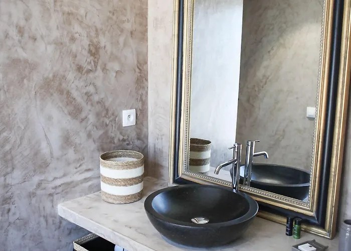 Le Manoir Des Chevaux Dorés Maison d'hôtes Le Neubourg