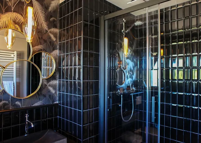 Le Manoir Des Chevaux Dores Guest house Le Neubourg