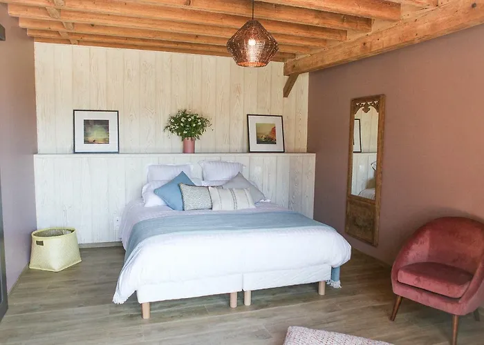 Le Manoir Des Chevaux Dores Guest house 3*